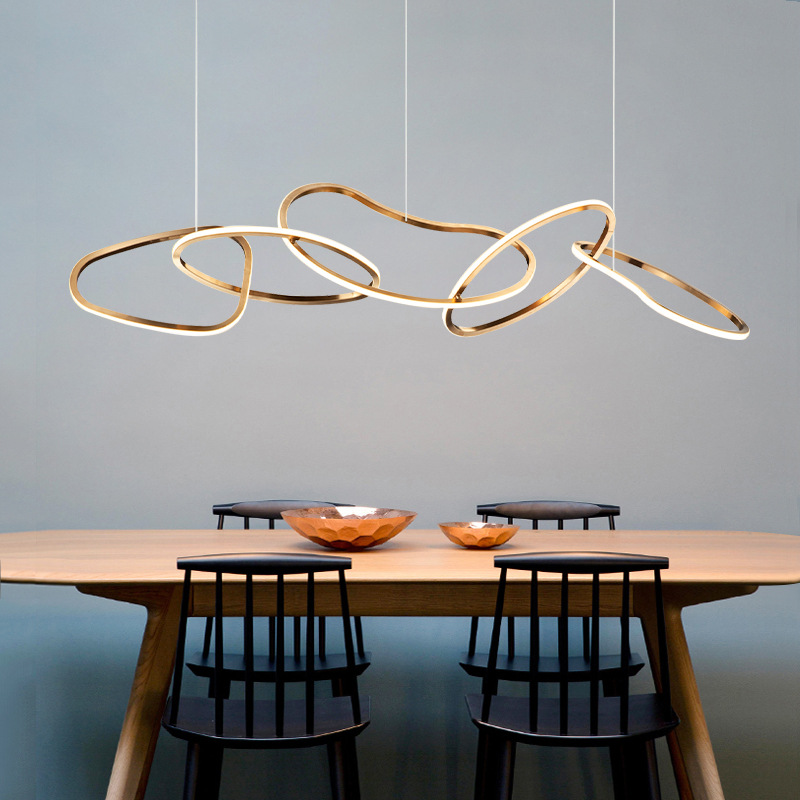 Simple chain pendant light